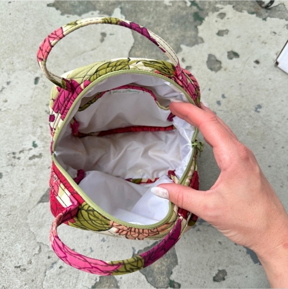 🛒🛍️💥Gently used Hello Dhalia lunch bag Vera Bradley excellent condition - Picture 4 of 4